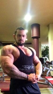 big-strong-tough:  Alexey Bekker 