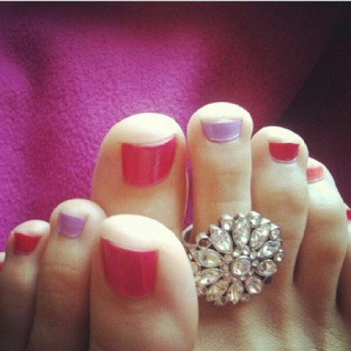 TOES