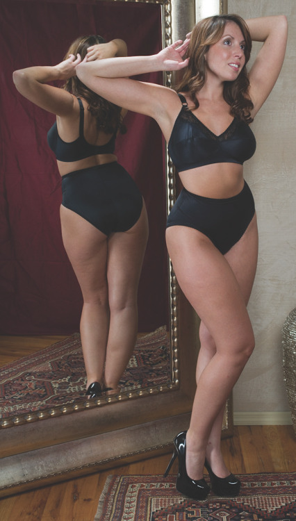 bobby144:  ragoshapewear:  Rago Shapewear  Was für herrliche Wichsbilder💖💖💖Bobby144elke@yahoo.de