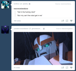 robotsdonthavepockets:  pinkrobotgirl:  my dash did a thing  MEGATRON IN THE CORNER THO 