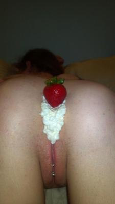 cummywife:  monacummings:  Hungry for a late night creampie?  Yummy