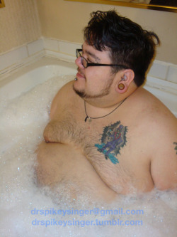 drspikeysinger:  TUB pics. 2010  adorable!