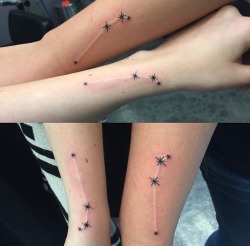 lifes-ahallucination:  Matching bestfriend tattoos. Aries constellations
