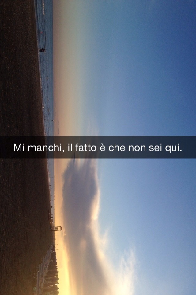 uraganidistrutti:
“ricordounbacio:
“Vieni da me.
” ”