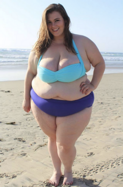 ssbbw16:  I love it if an SSBBW looks confident with her body! You go, girl!