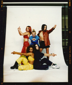 90s90s90s:  festivemomentspow:  The Spice Girls, 1996  Victoria.. sweetie.