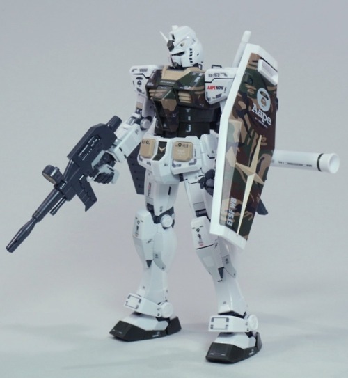 gunjap:  REVIEW MG 1/100 AAPE RX-78-2 GUNDAM adult photos