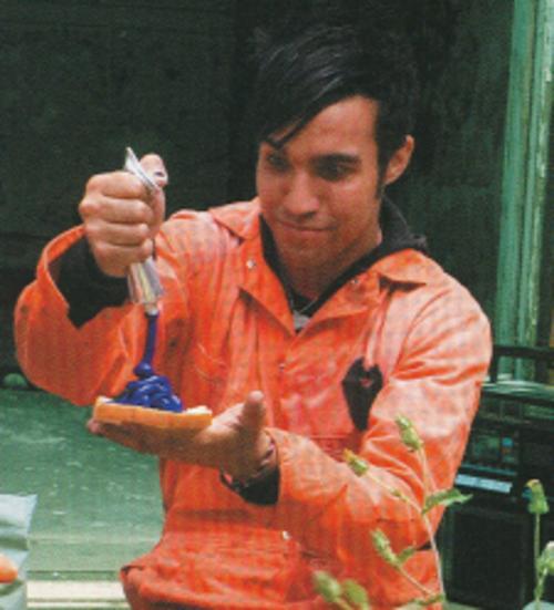 donotopenb4xmas:I have some pictures of Pete for you is that ok?