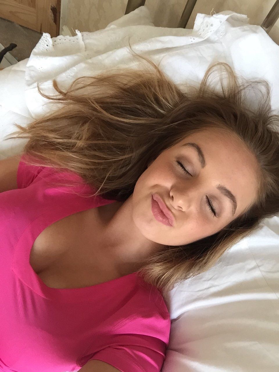 tellysluts:  Always knew Eden Taylor Draper had a tight little body on her ✊🏼