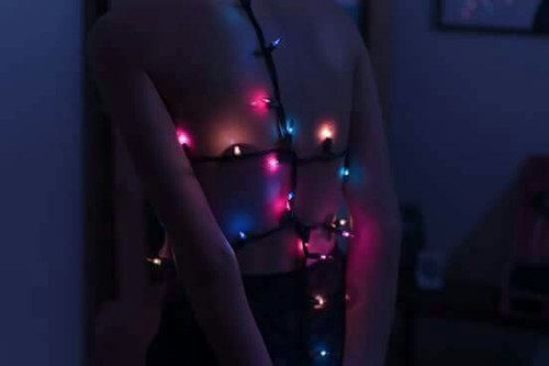 yourlittlestarlight:                                    I really can’t wait for Christmas. <3