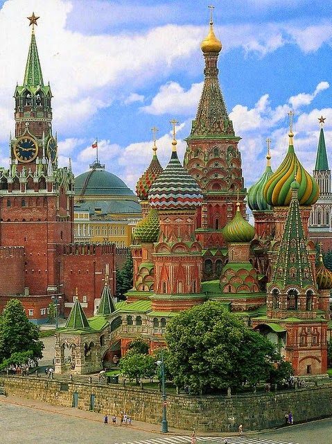 janetmillslove:  Russia, Moscow A vie moment love. Wild Fauna Love 