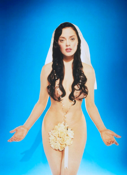 merzkydevotchka:Rose McGowan photographed by David LaChapelle