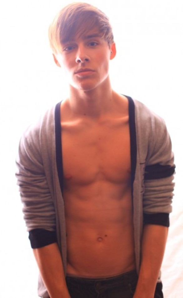 waistbandboy:  Cutie 