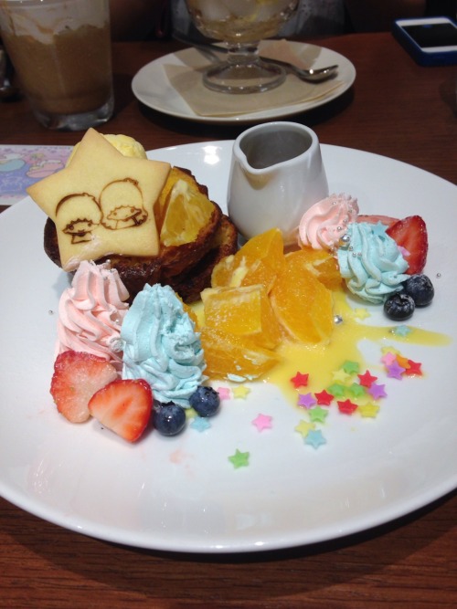 moon-dreams:  arielinkawaiiland:  New items for the Kiki Lala cafe, which has been extended until July 7th. The mango pudding was so yummy!!  Can they just extend it forever? 
