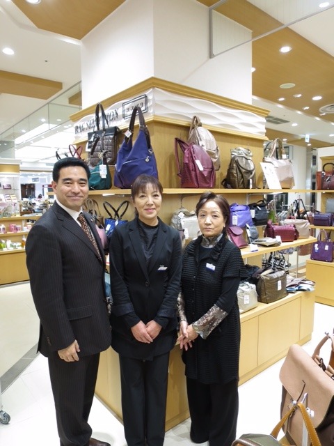 エスプリショップへようこそ 東武 栃木店 創業明治25年 老舗バッグメーカー ヤマト屋 エスプリショップへようこそ 東武 栃木店 創業明治25年 老舗バッグメーカー ヤマト屋