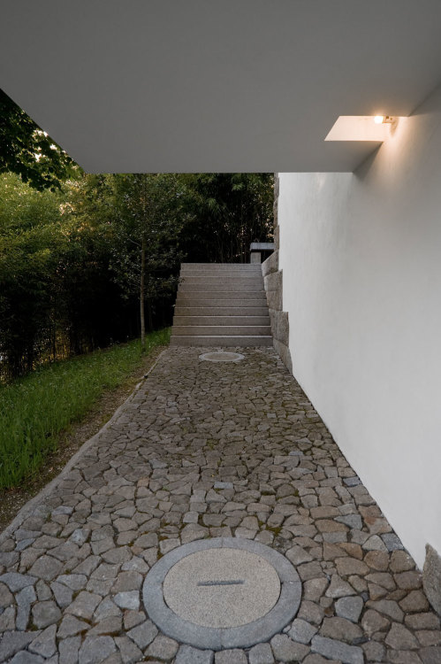 Chapel, Quinta de Santo Ovídio, Lousada, project by Álvaro Joaquim de Melo Siza Vieira.