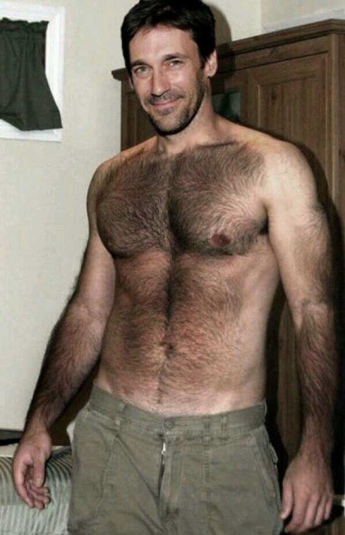 cariocasmen:  http://cariocasmen.tumblr.com/  OMG,  he is so handsome, hairy, sexy.