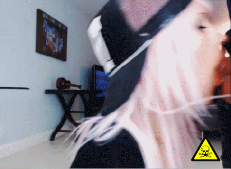 5atanismo:  cherry 1
