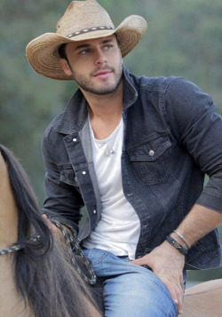 comboplatter:  Cowboy bulge.  Oh, yeah! 