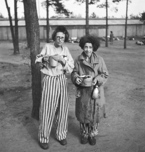 historicaltimes: Female prisoners in the newly liberated Bergen-Belsen concentration camp, 1945 / Ph
