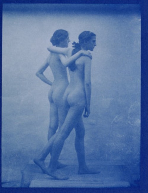 madivinecomedie: Edward Linley Sambourne. Two models embracing 1904 See also