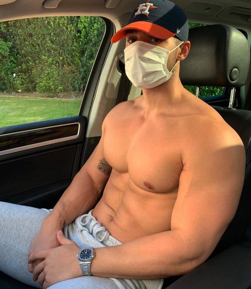 fitstud:Wearing face-masks is dope. 