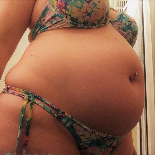 Porn swollenbellygirl: How to get a bikini body: photos