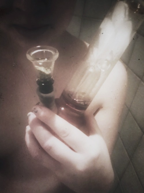 crowdedcountry:  Nearly naked shower bong
