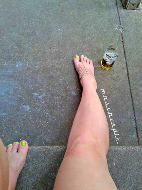 just-a-creepin69:  I thought you all might enjoy the new bare foot sandals hubby bought me ;-)