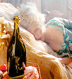 tooyoungtoreign:Marie Antoinette (2006)