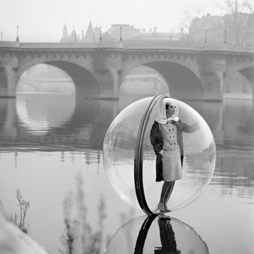 Porn vintagegal:  Melvin Sokolsky- "Bubble series" photos