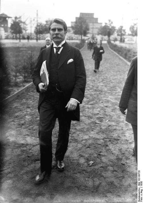 Hans Baluschek (9 May 1870 – 28 September 1935) Baluschek was a prominent representative of Ge