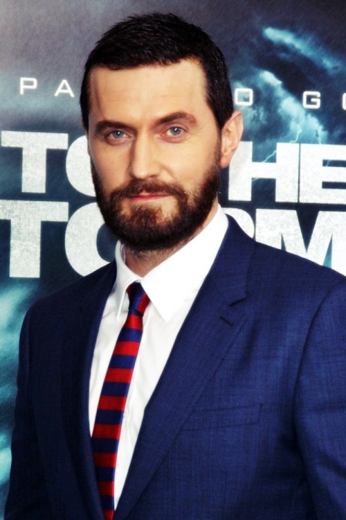 triple-r-porn: My top 3!Premier looks: 1. Richard Armitage at the Into the Storm premier August 4th,