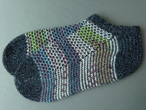 pattern: Broken Seed Stitch Socks http://www.ravelry.com/patterns/library/broken-seed-stitch-socks