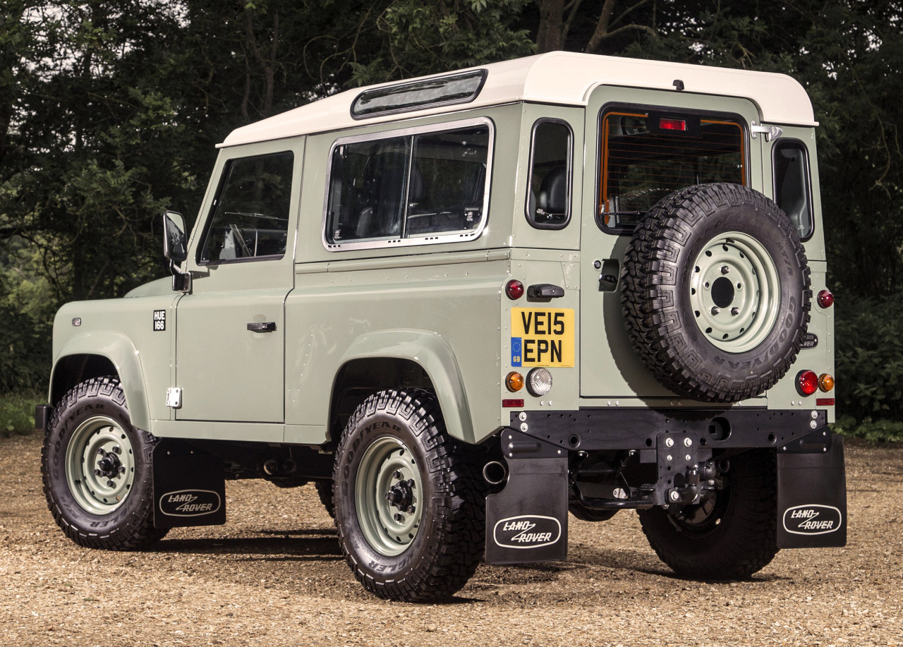 carsthatnevermadeit:  Land Rover Heritage Defender, 2015. A production model with