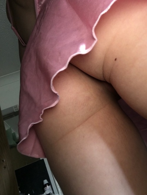 angelfacedsugarbaby: who wants a picture of my wet dripping pussy