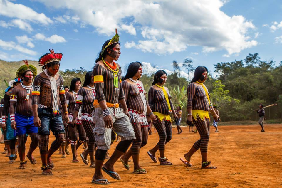 Fulni-ô Brazilians, via Encontro de Culturas. Entre o sol e a poeira da Chapada,