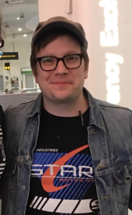 maniacardigan: why did patrick like.. clip the pen on the INSIDE of his shirt