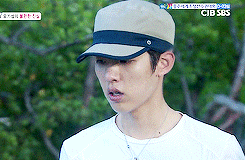  Sungyeol who’d rather be bitten by all of those mosquitoes than see his hyung