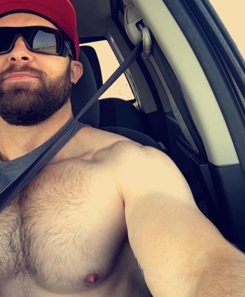 https://nipplepigs.tumblr.com/post/166569018809