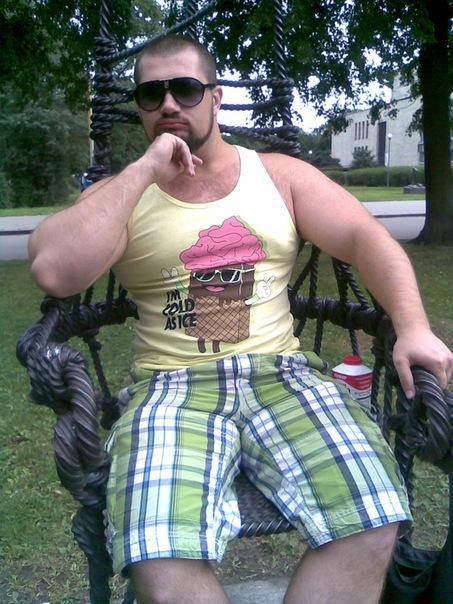 matthulksmash:  stilldizzy:  Victor Krum from the Goblet of fire…. ALL GROWN UP