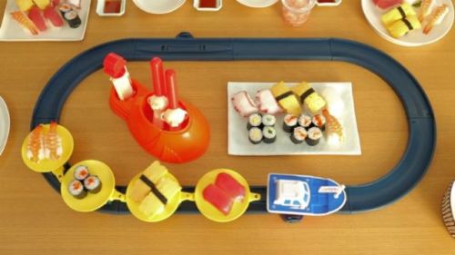 This fun toy set lets children experience conveyer belt sushi for the first time in the comfort of t