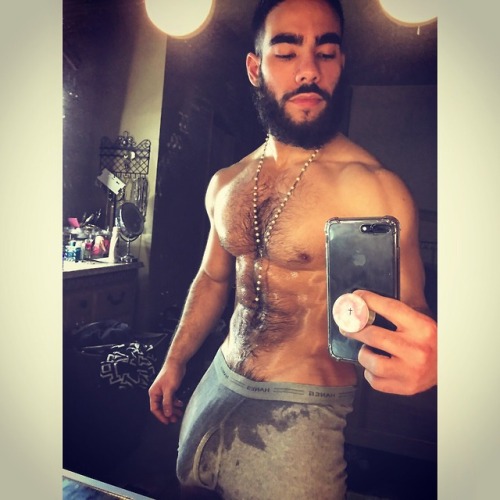 puphawaii:  showinbulge:Jesus_Really   bone-up!  puphawaii & puphawaiitoo  