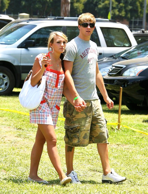 2007, Jamie Lynn Spears, 16, and her baby daddy Casey Aldridge, 18, are seen at a carnival in Westwo