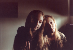 razorshapes:  Ariko Inaoka - Erna and Hrefna (2012-13) - Erna and Hrefna are eleven years old Icelandic identical twins &ldquo;The relationship between identical twins is interesting subject matter. I often hear that identical twins have telepathic