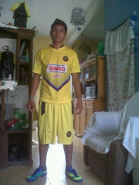 rds2994: machosychacales: Sigueme en mi cuenta de Twitter @chacal_cabron_2 Todo un chacalito