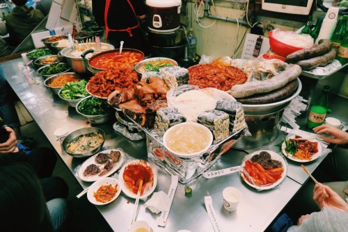 televisionofnomads:Korean Food Goodies at Gwangjang Market