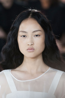 deactivatedmichiko-malandro:  Jing Wen @