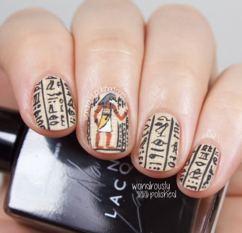 wondrouslypolished:  Hand painted Egyptian hieroglyphs for day 1 of Digital Dozen week :) http://www.wondrouslypolished.com/2014/07/the-digital-dozen-does-countries.html 