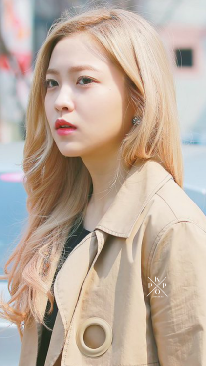 Porn kpop-locks:  yeri ; blondelike/reblog | @chitaphwn photos